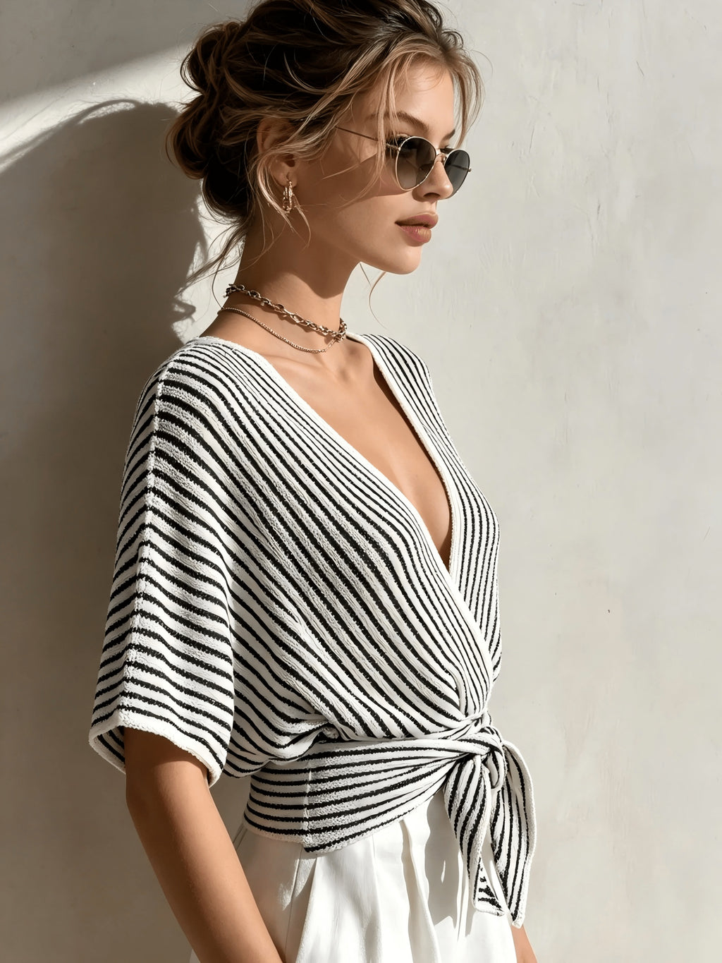 [Retro Striped Vacation Top] French Retro Black And White Striped V-Neck Tie Shirt Women's Summer Loose Batwing Sleeve Design Lazy Style Daily Commute Vacation Top
